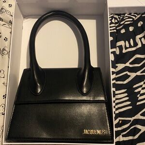 Jacquemus Elegant White Accent Box